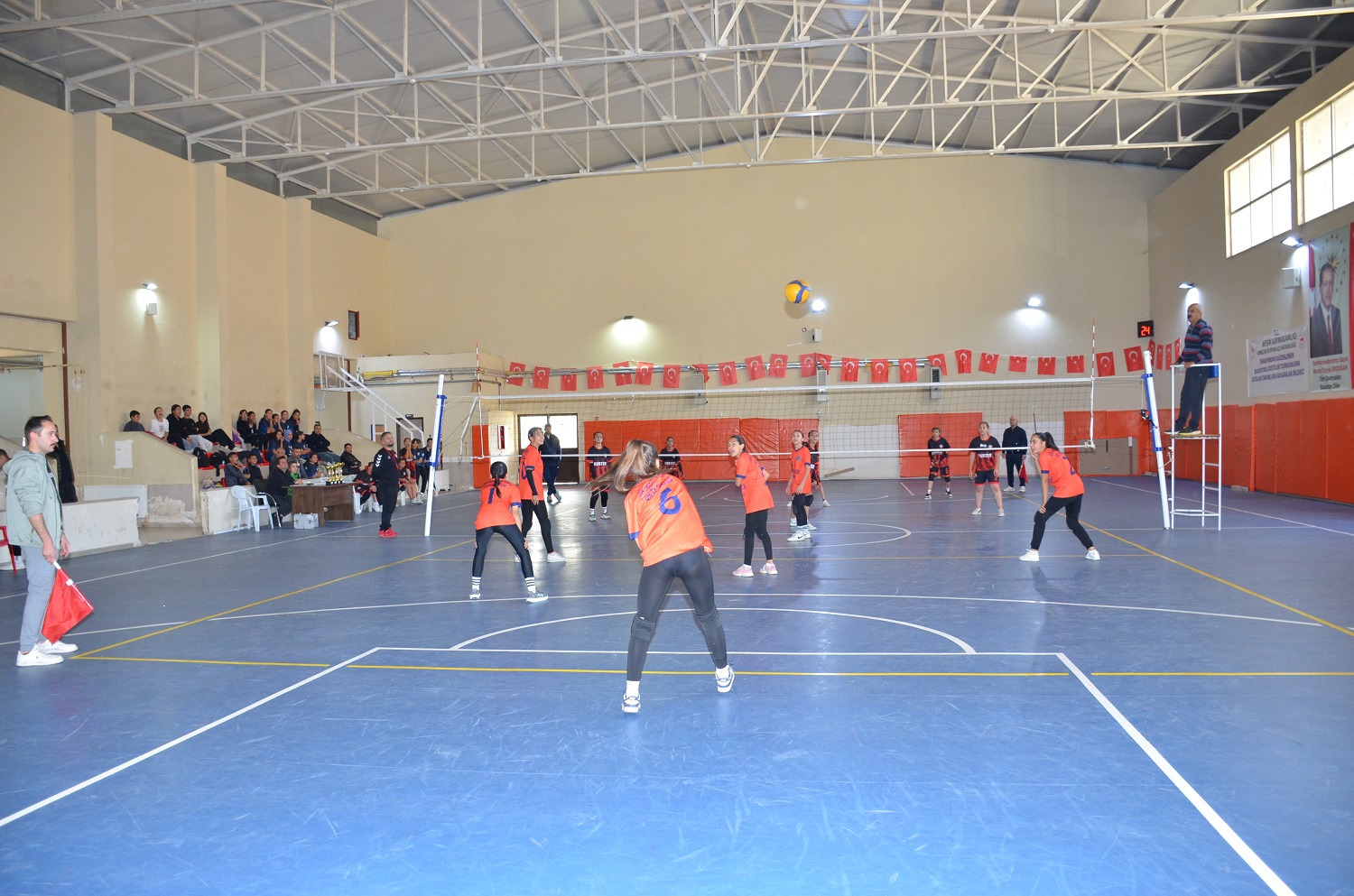 Afşin’de Yıldız Kızlar Voleybol Şampiyonu Mahzuni Şerif Ortaokulu (4)