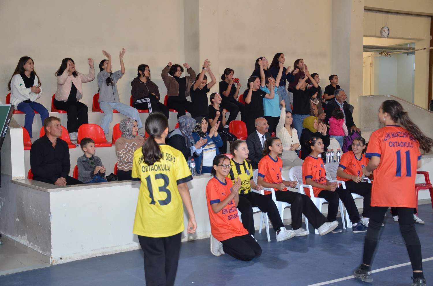 Afşin’de Yıldız Kızlar Voleybol Şampiyonu Mahzuni Şerif Ortaokulu (6)
