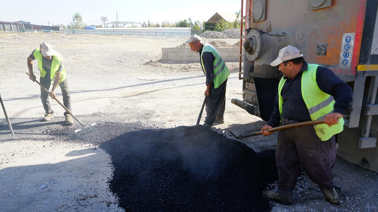 Altyapısı Tamamlanan Yollarda Asfalt Tamiri Sürüyor (3)