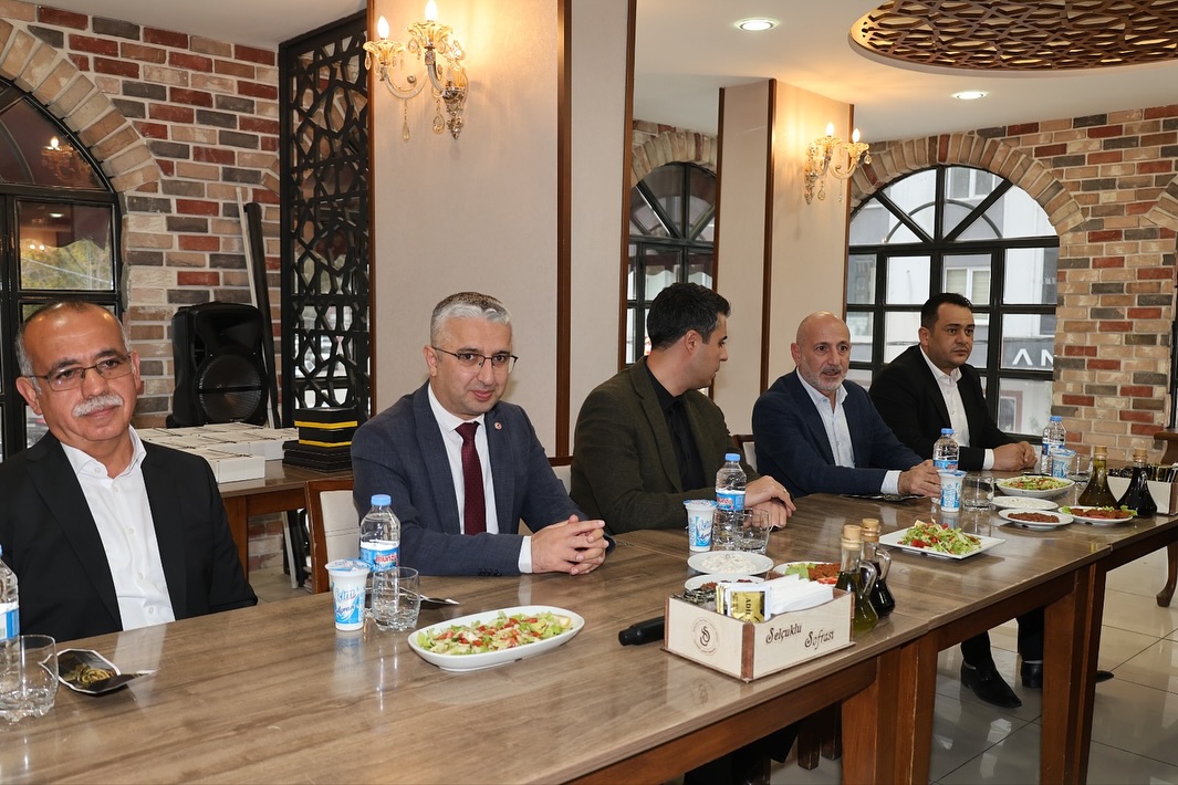 Başkan Erkan Gürbüz’e “Hizmet Dalı Ödülü”1