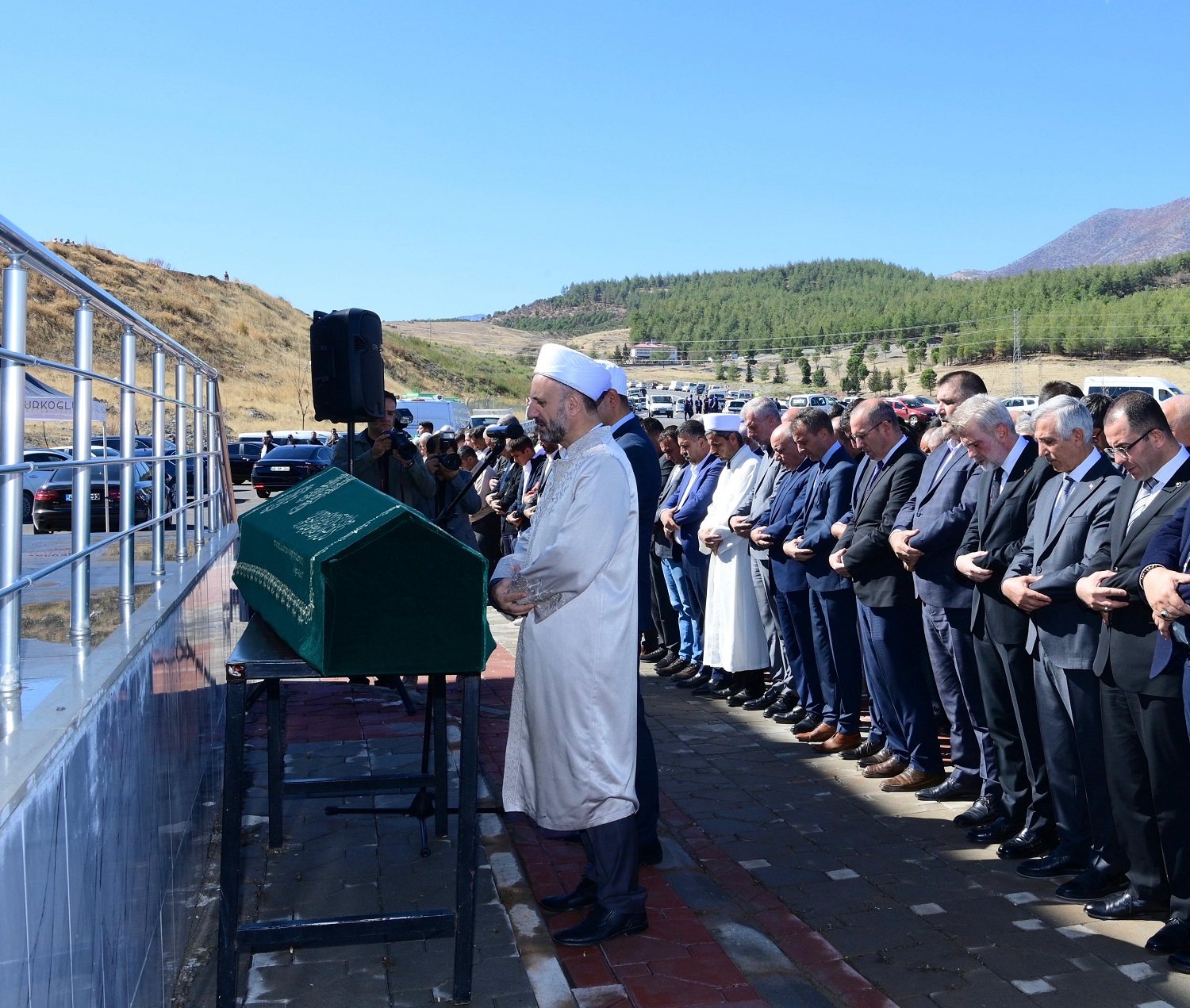 Başkan Görgel, Türkoğlu Belediye Başkanı Karaca’nın Acısını Paylaştı (2)