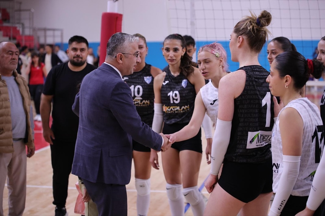Başkan Gürbüz, Elbistan Fk’nın Galibiyet Sevincine Ortak Oldu