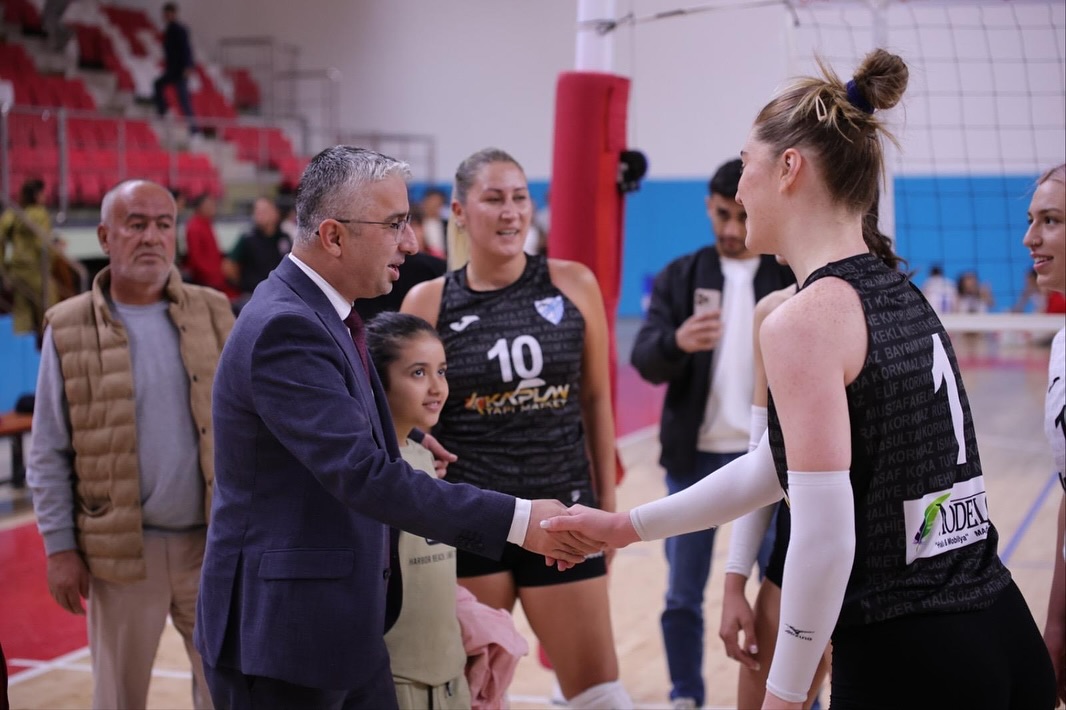 Başkan Gürbüz, Elbistan Fk’nın Galibiyet Sevincine Ortak Oldu1