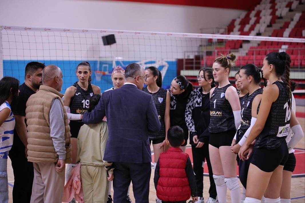 Başkan Gürbüz, Elbistan Fk’nın Galibiyet Sevincine Ortak Oldu3
