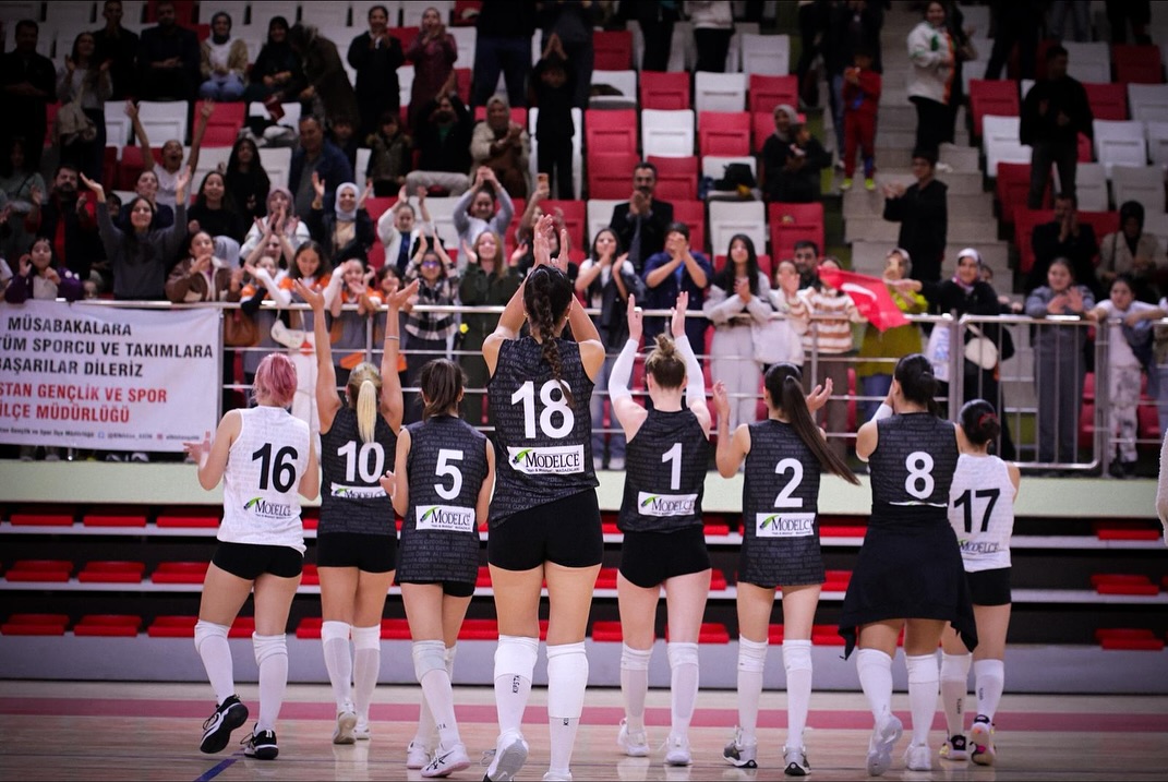 Başkan Gürbüz, Elbistan Fk’nın Galibiyet Sevincine Ortak Oldu6