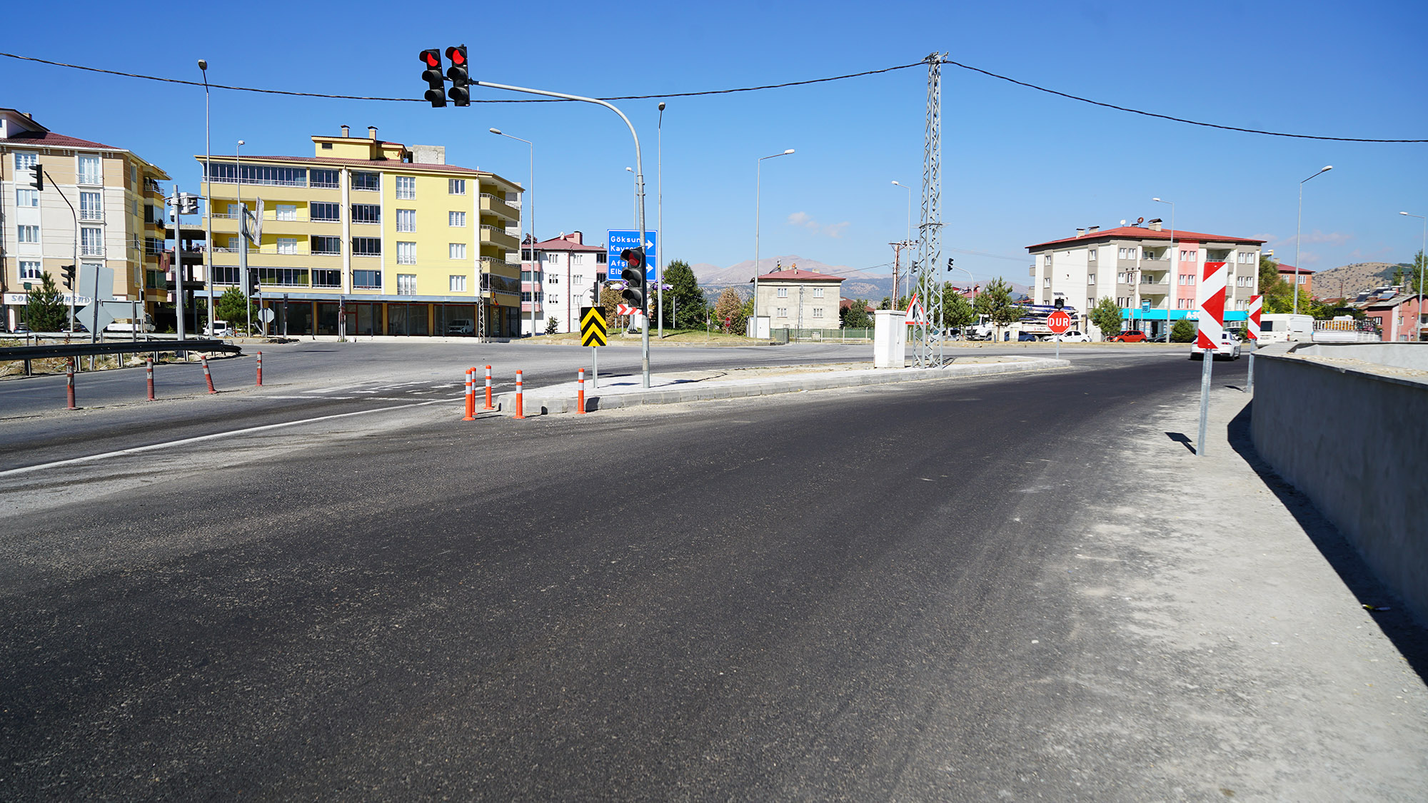 Büyükşehir, Göksun Kavşağı’nda Trafik Akışını Rahatlattı (6)