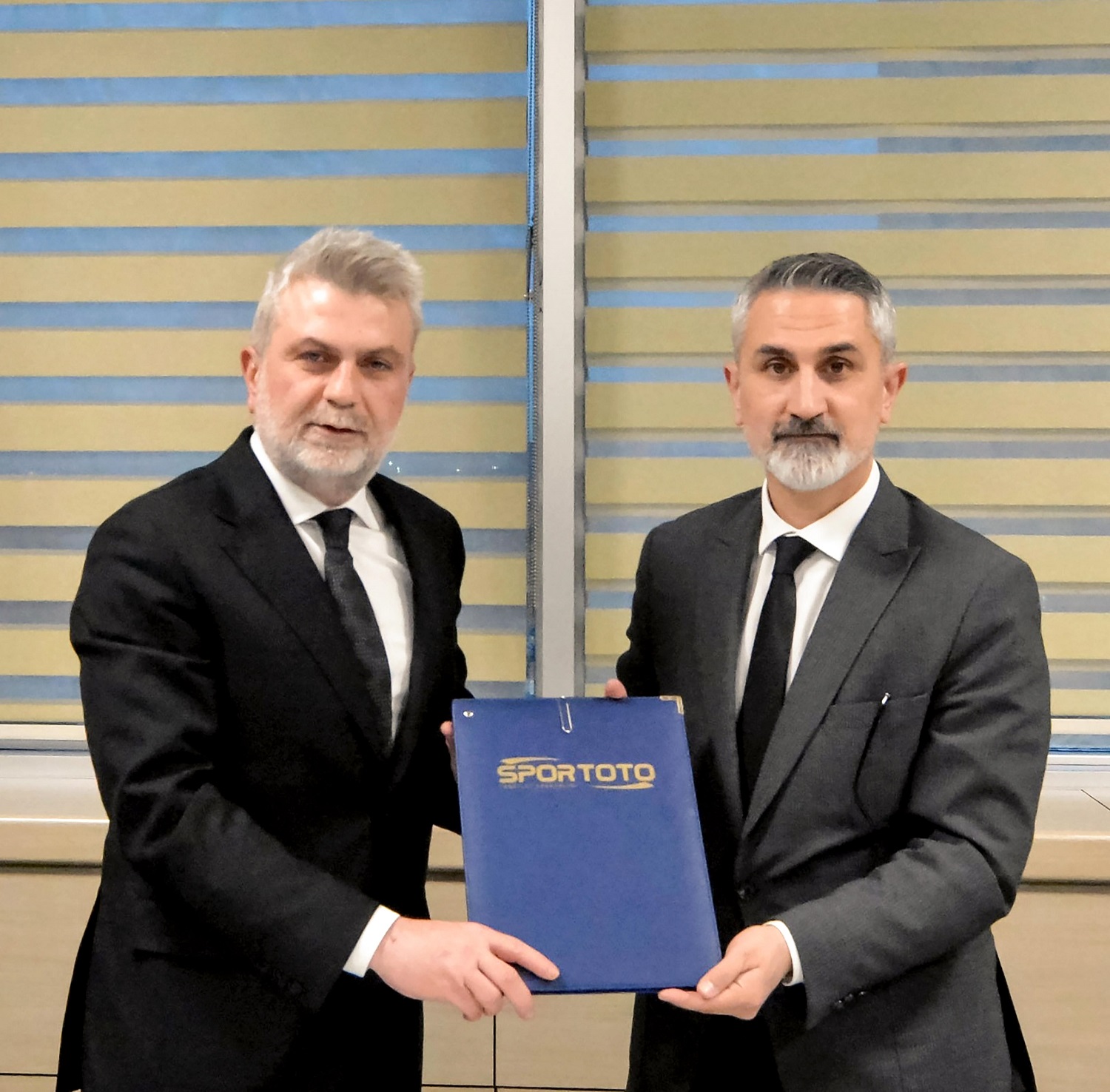 Büyükşehir’den 11 İlçeye 35 Yeni Sentetik Saha (1)