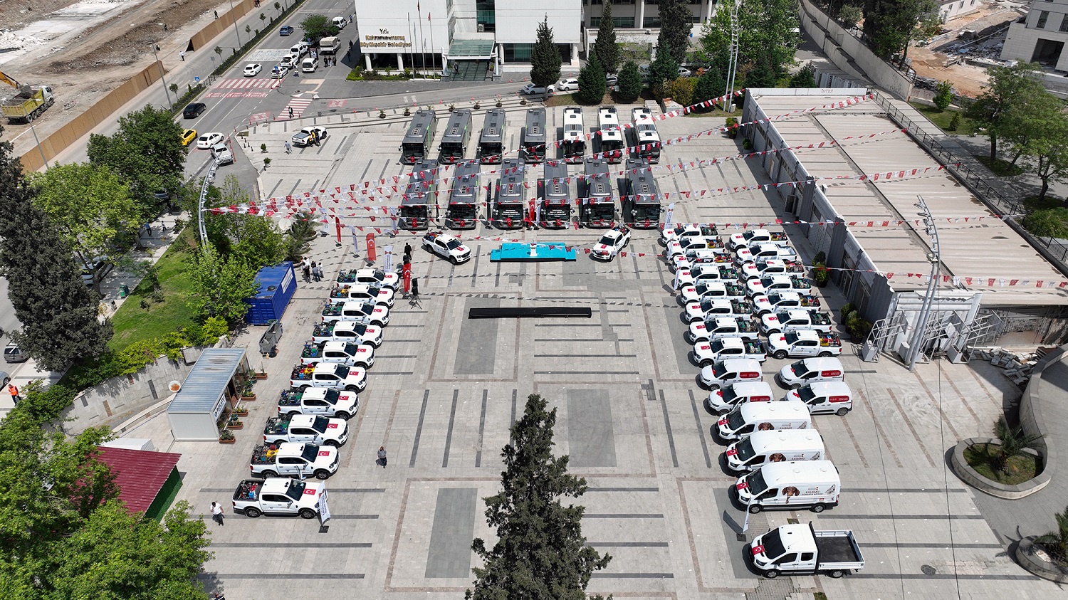 Büyükşehir’den Tarihi Araç Yatırımı; 144 Hizmet Aracı Filoya Kazandırıldı (3)