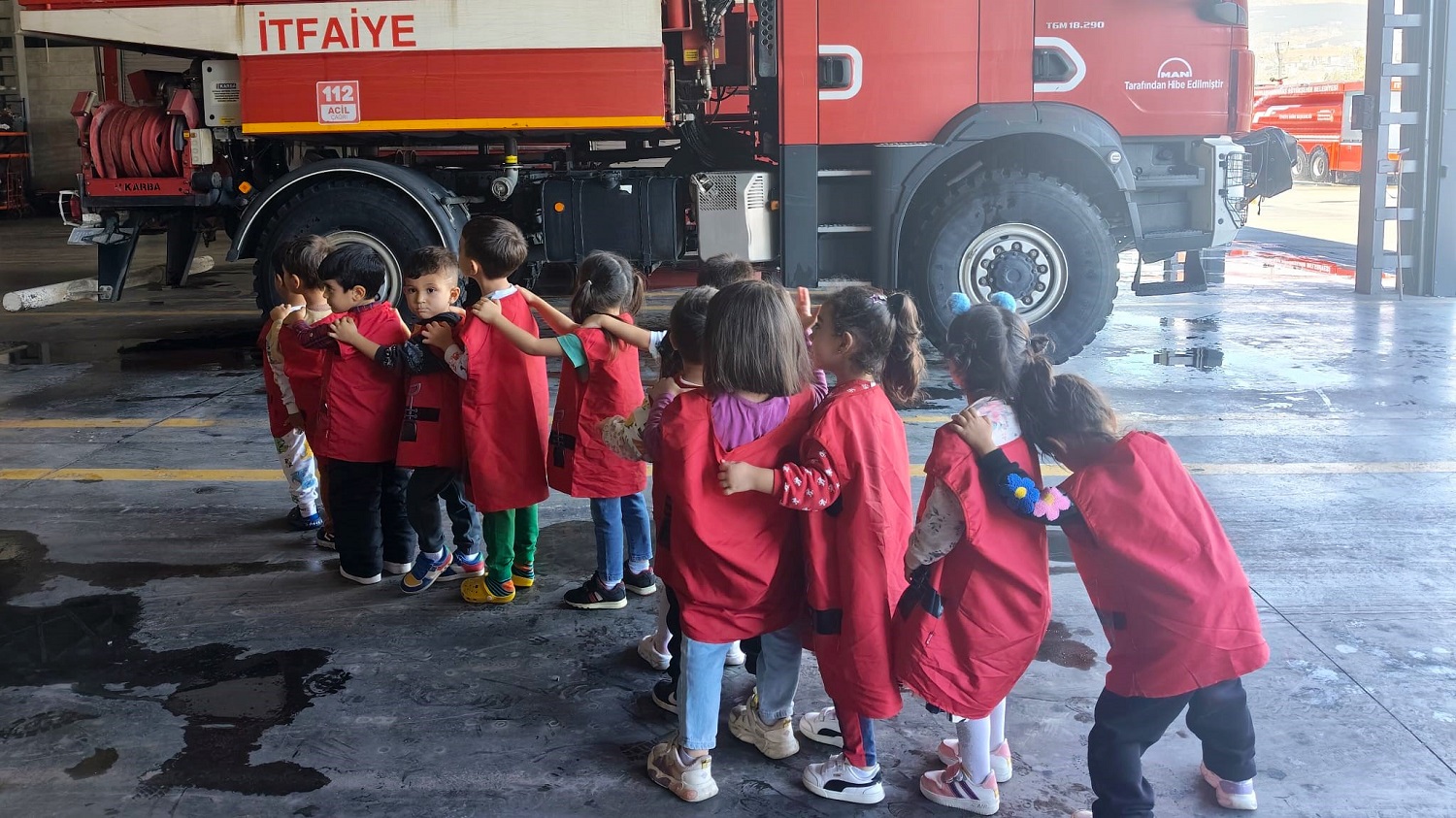 Çocuklar İtfaiyeciliği Yerinde Öğrendi (1)