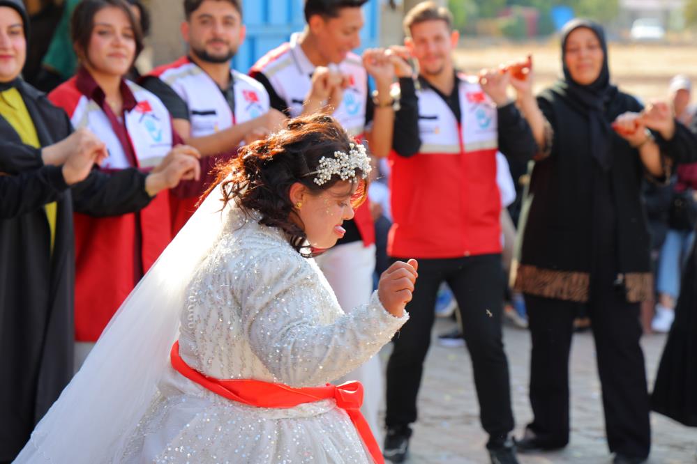 Down Sendromlu Melek'in Gelinlik Hayali Gerçek Oldu 4