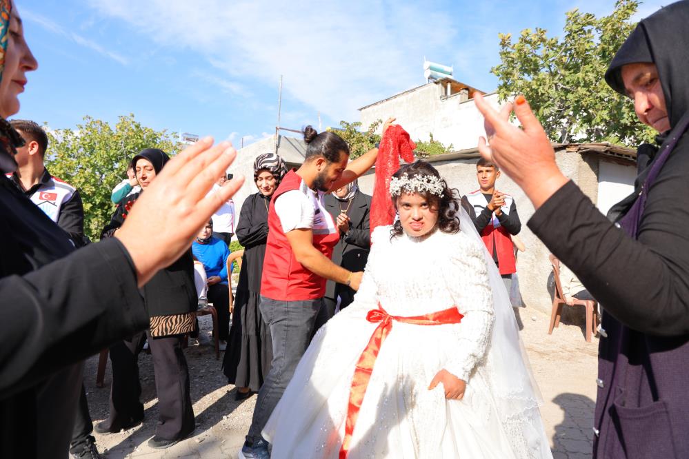 Down Sendromlu Melek'in Gelinlik Hayali Gerçek Oldu 5