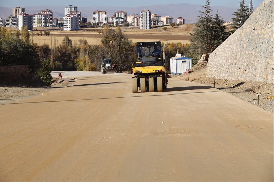 Elbistan Kaymakamı Demirel, Karayolları Çalışmalarını Yerinde İnceledi2