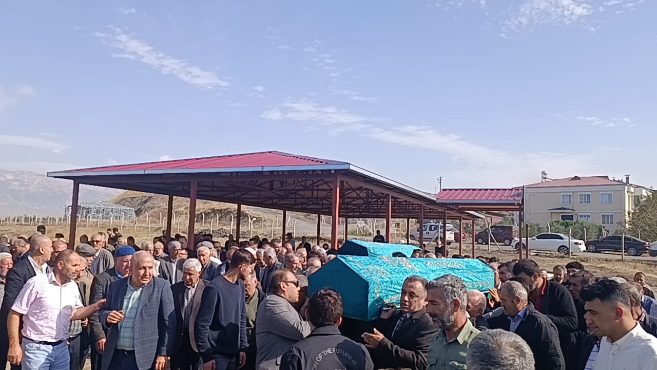 Eski Eşi Tarafından Öldürülen Kadın İle Annesinin Cenazeleri Defnedildi (2)
