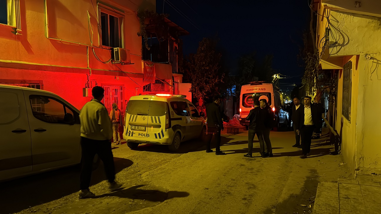 Eski Eşiyle Kayınvalidesini Öldürüp Üvey Kızını Yaralayan Kişi İntihar Etti (1)