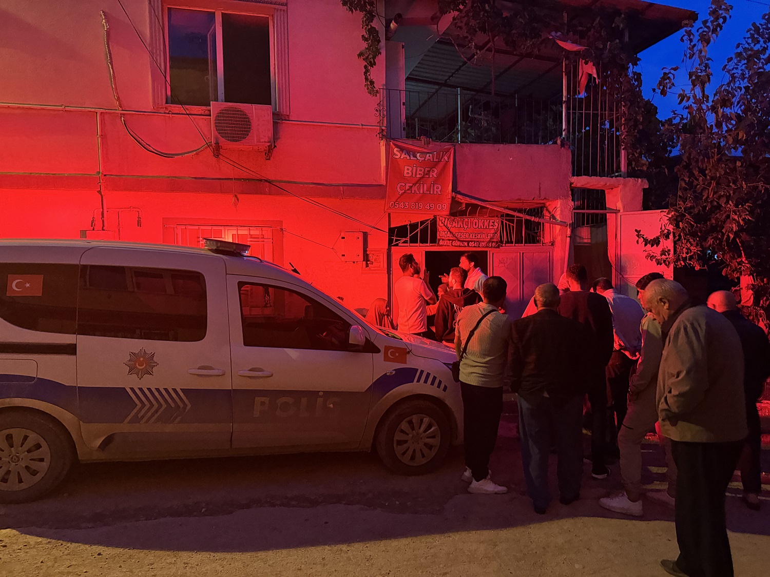 Eski Eşiyle Kayınvalidesini Öldürüp Üvey Kızını Yaralayan Kişi İntihar Etti (5)