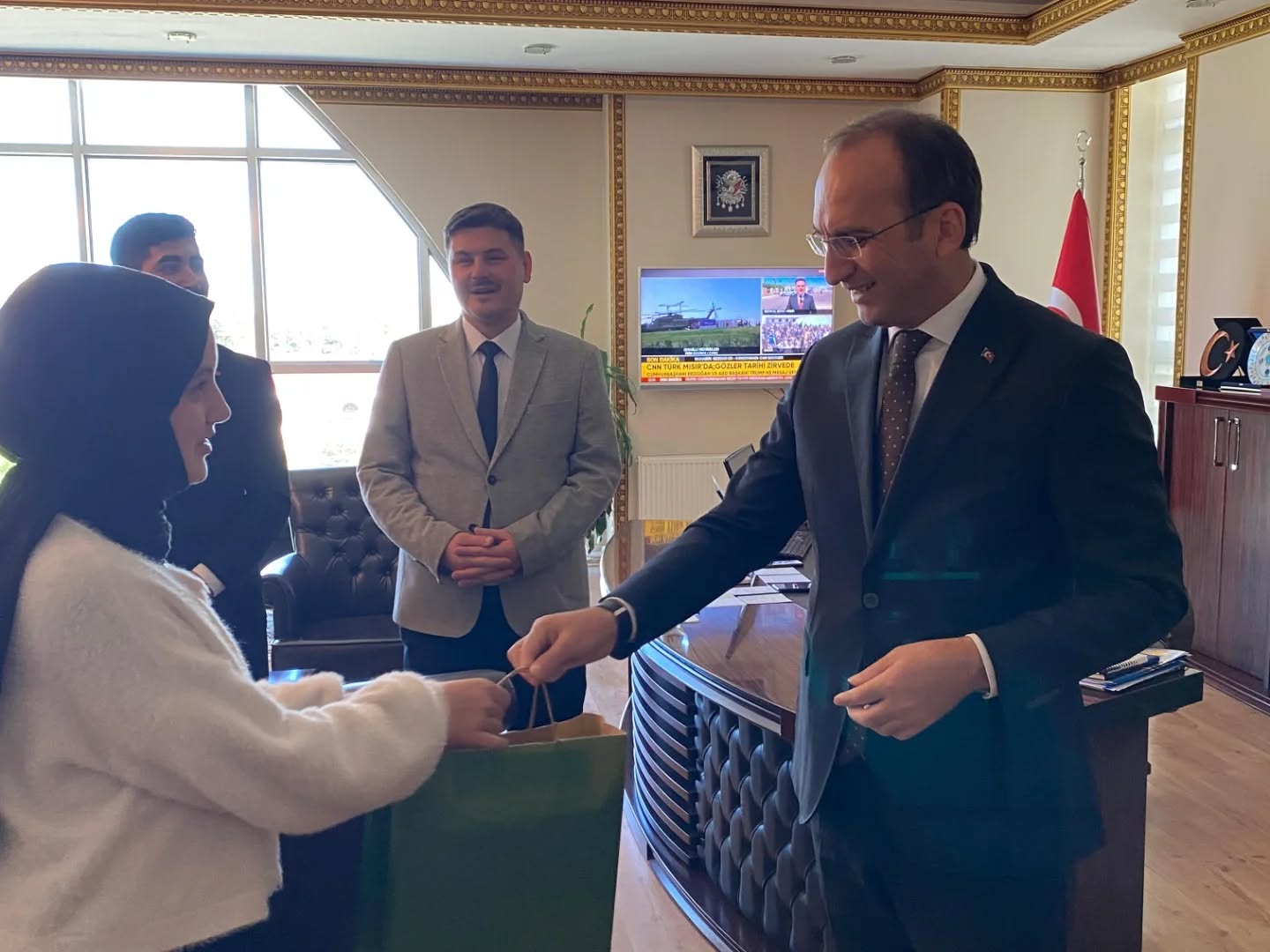 İlçe Müftüsü Gökçek Ve Hafız Öğrencilerden Kaymakam Sarıdoğan’a Ziyaret1