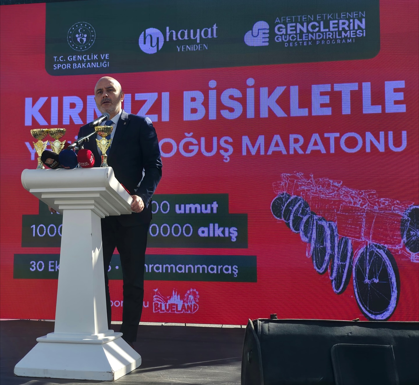 Kahramanmaraş’ta 100 Yetim Çocuğa Bisiklet Hediye Edildi