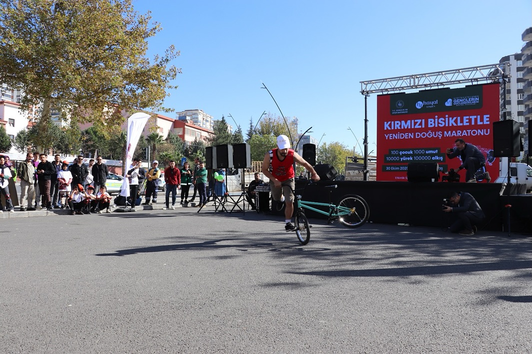 Kahramanmaraş’ta “Kırmızı Bisikletle Yeniden Doğuş Maratonu” Etkinliği Düzenlendi3