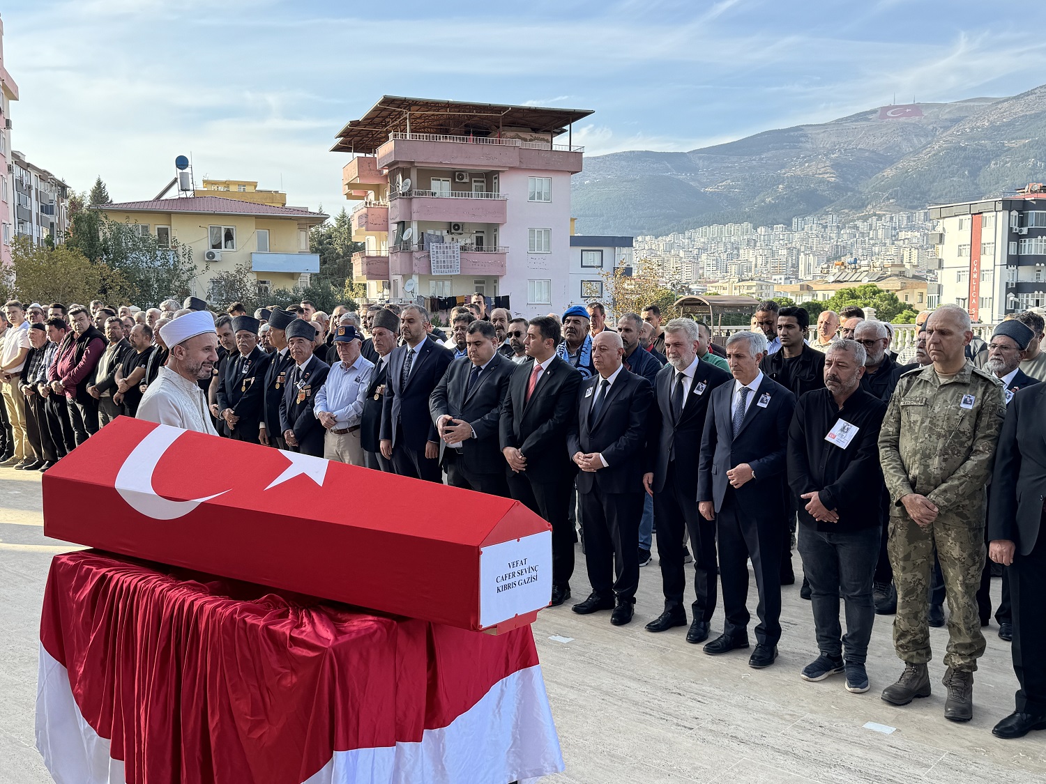 Kahramanmaraş'ta Vefat Eden Kıbrıs Gazisi Son Yolculuğuna Uğurlandı (2)
