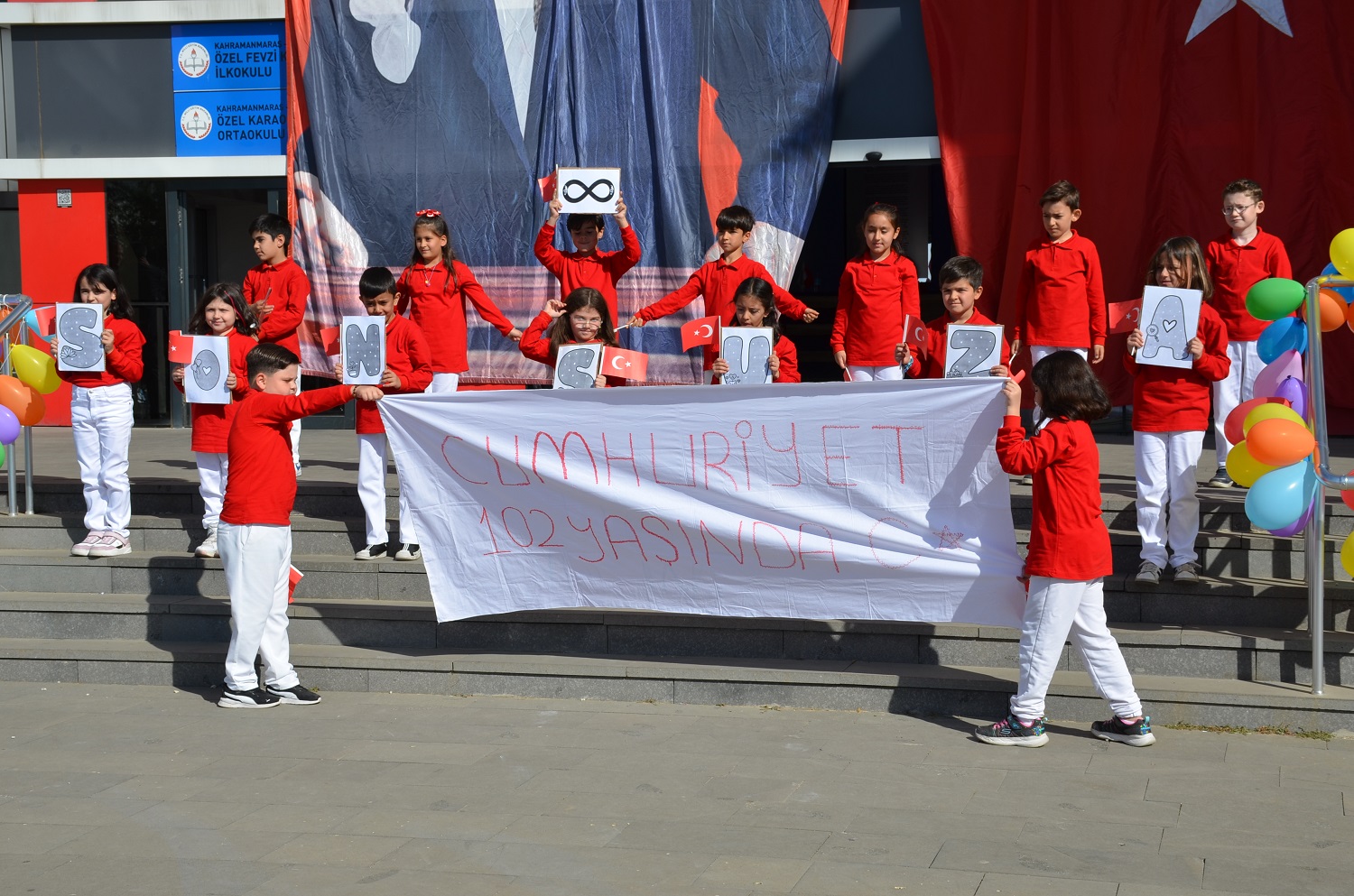 Karaoğlan Koleji’nde Cumhuriyetin 102. Yılı Coşkuyla Kutlandı (18)