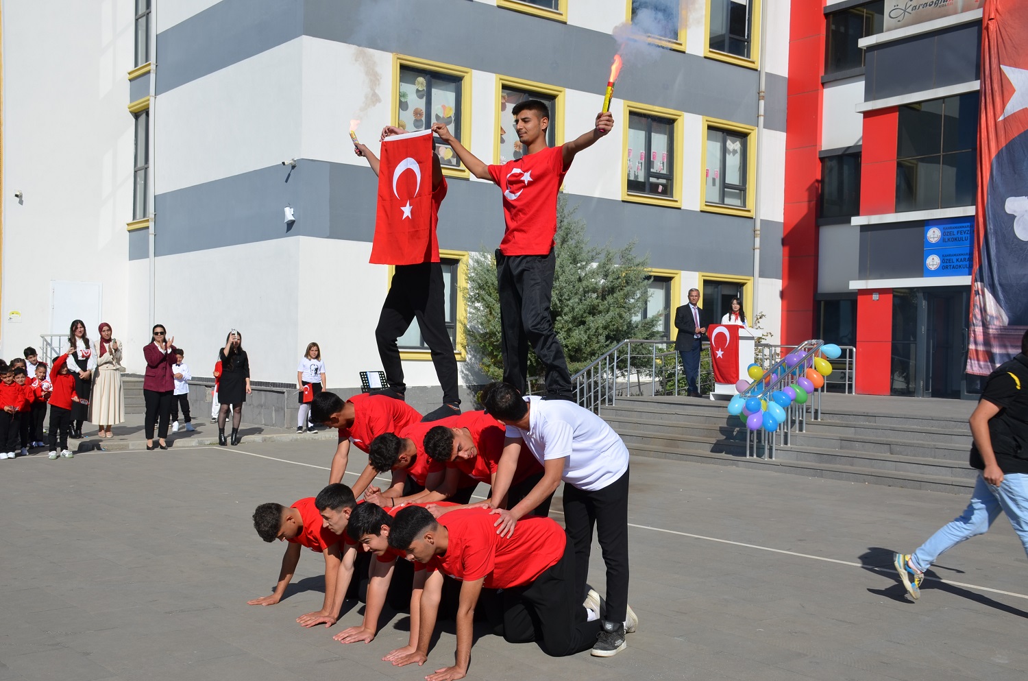 Karaoğlan Koleji’nde Cumhuriyetin 102. Yılı Coşkuyla Kutlandı (6)