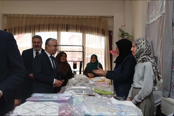 Kaymakam Demirel Ve Başkan Gürbüz’den Hayır Kermesine Destek2