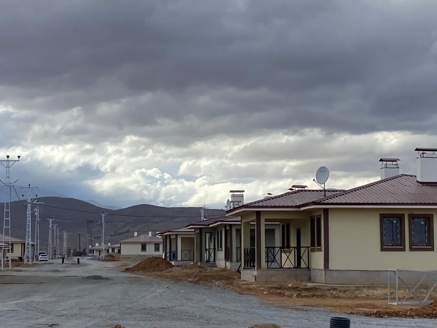Kaymakam Sarıdoğan, Kırsal Konut Çalışmalarını Yerinde İnceledi555