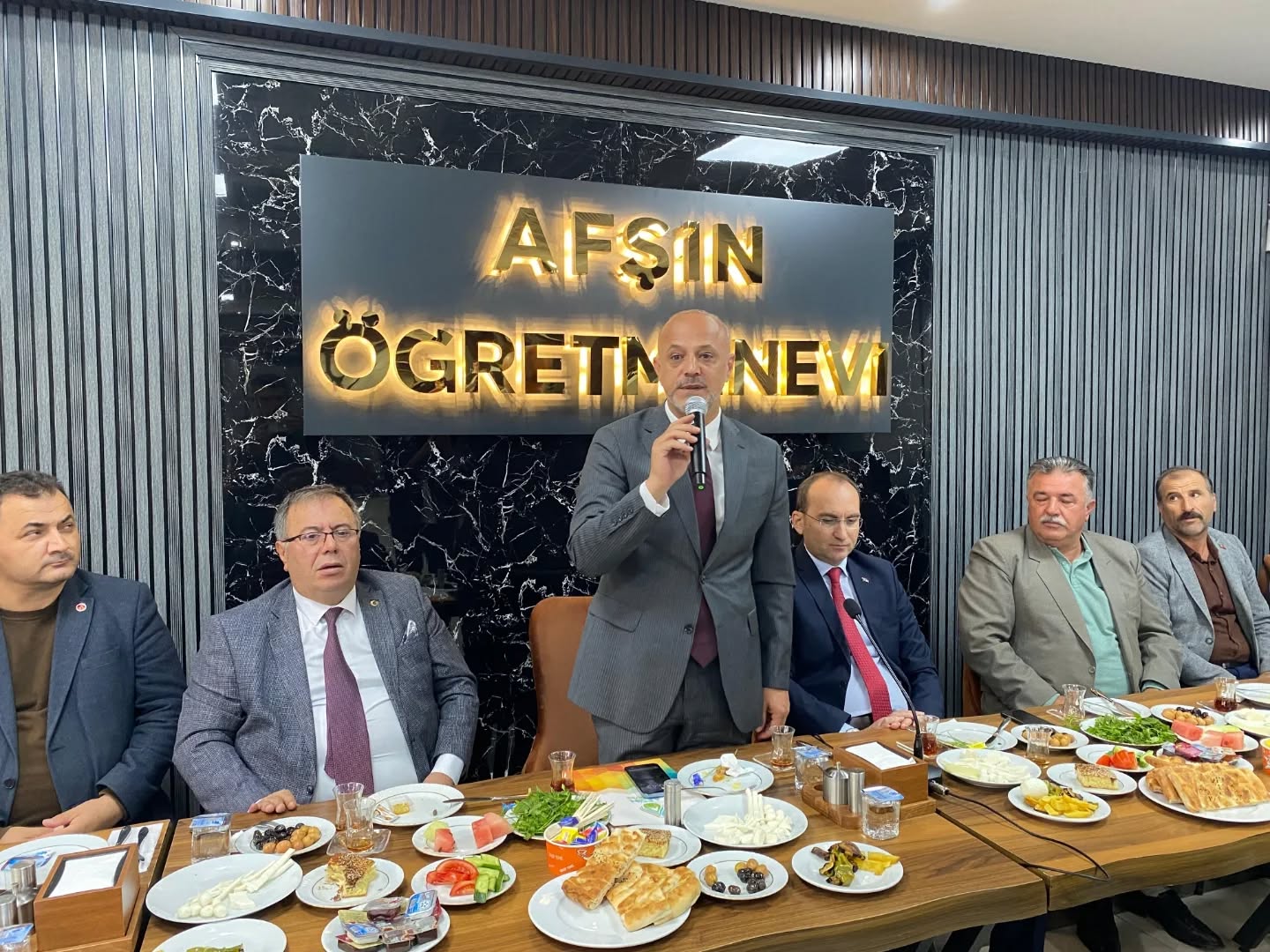 Kaymakam Sarıdoğan Ve Başkan Kıraç Muhtarlarla Kahvaltıda Buluştu2