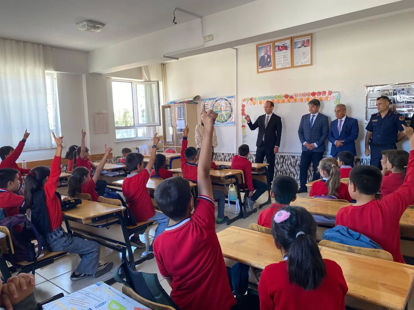 Kaymakam Sarıdoğan’dan Hüyüklü İlkokulu Ve Ortaokulu’na Ziyaret1