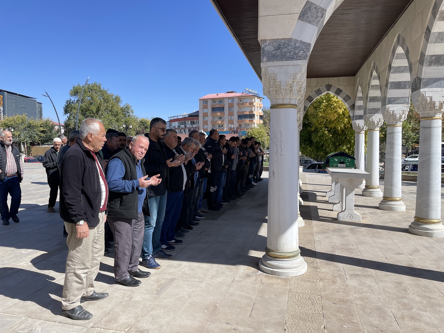 Kazada Hayatını Kaybeden Nuray Bekiroğlu Toprağa Verildi (2)