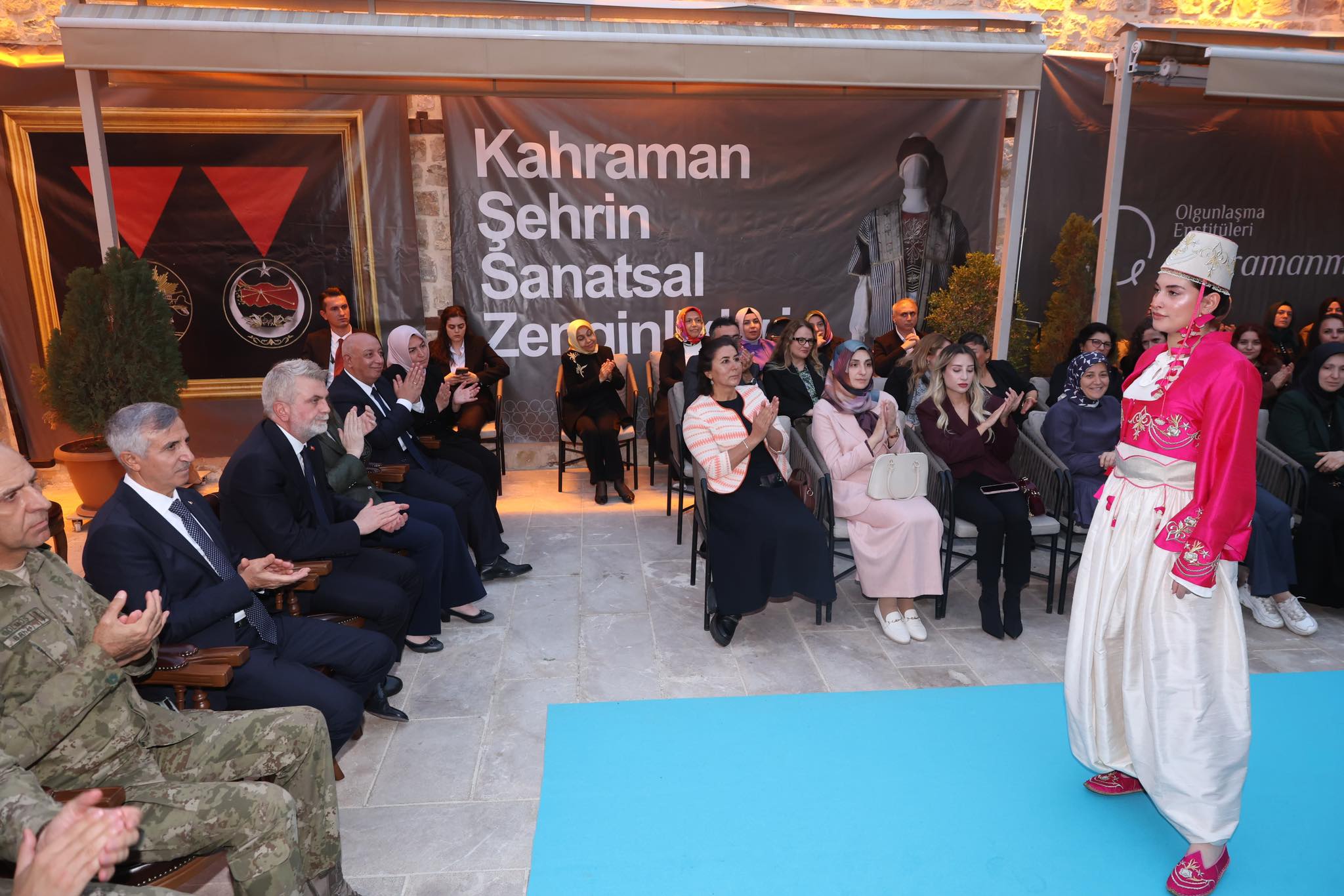 “Köklerden Zarafete Garbiyeli” Temalı Defileyle Zaman Yolculuğu