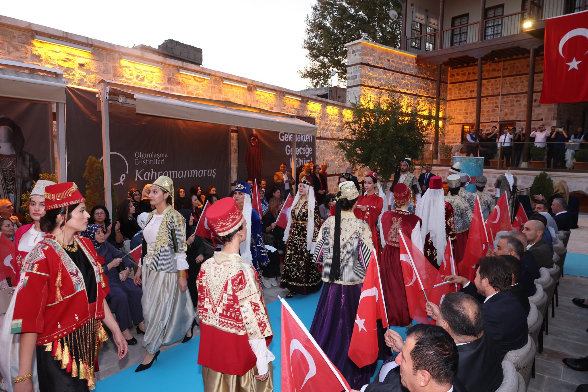 “Köklerden Zarafete Garbiyeli” Temalı Defileyle Zaman Yolculuğu4