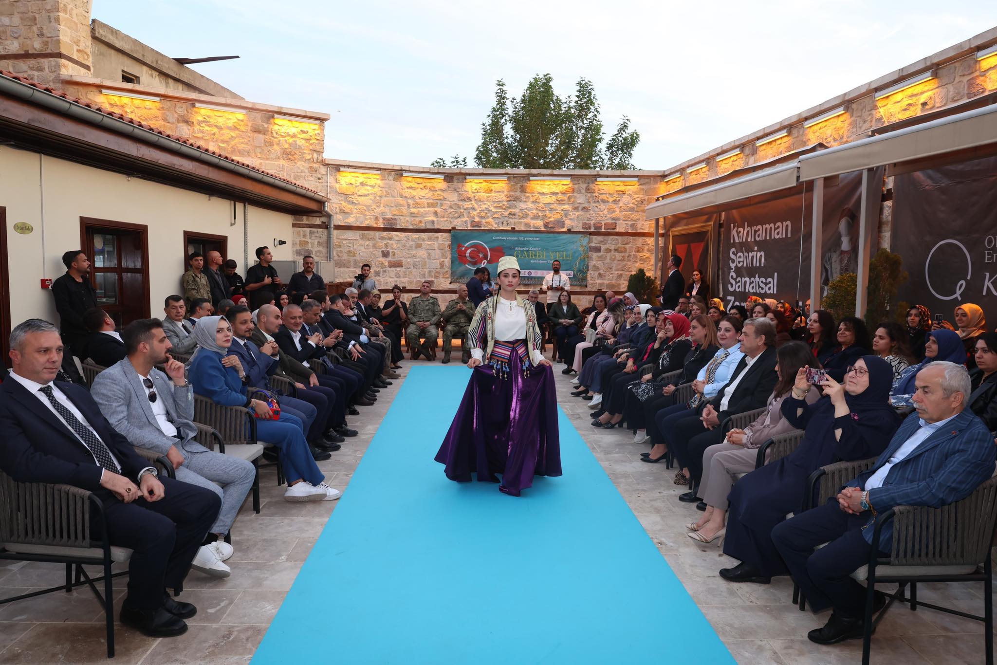 “Köklerden Zarafete Garbiyeli” Temalı Defileyle Zaman Yolculuğu7