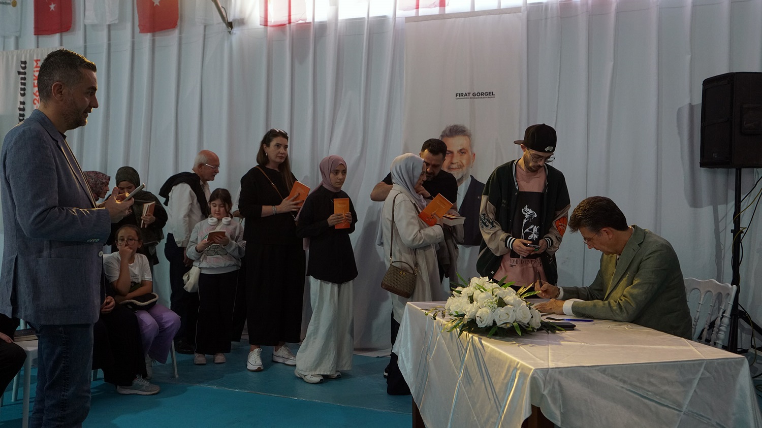 Mehmet Akif Kireçci Ile Şiirin Ve Edebiyatın Dönüştürücü Gücü Keşfedildi (2)