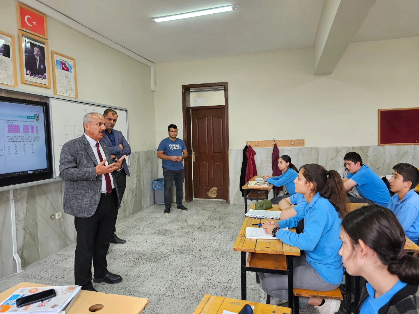 Müdür Gezer’den Türkören Hasan Erdoğan İlk Ve Ortaokulu’na Ziyaret2