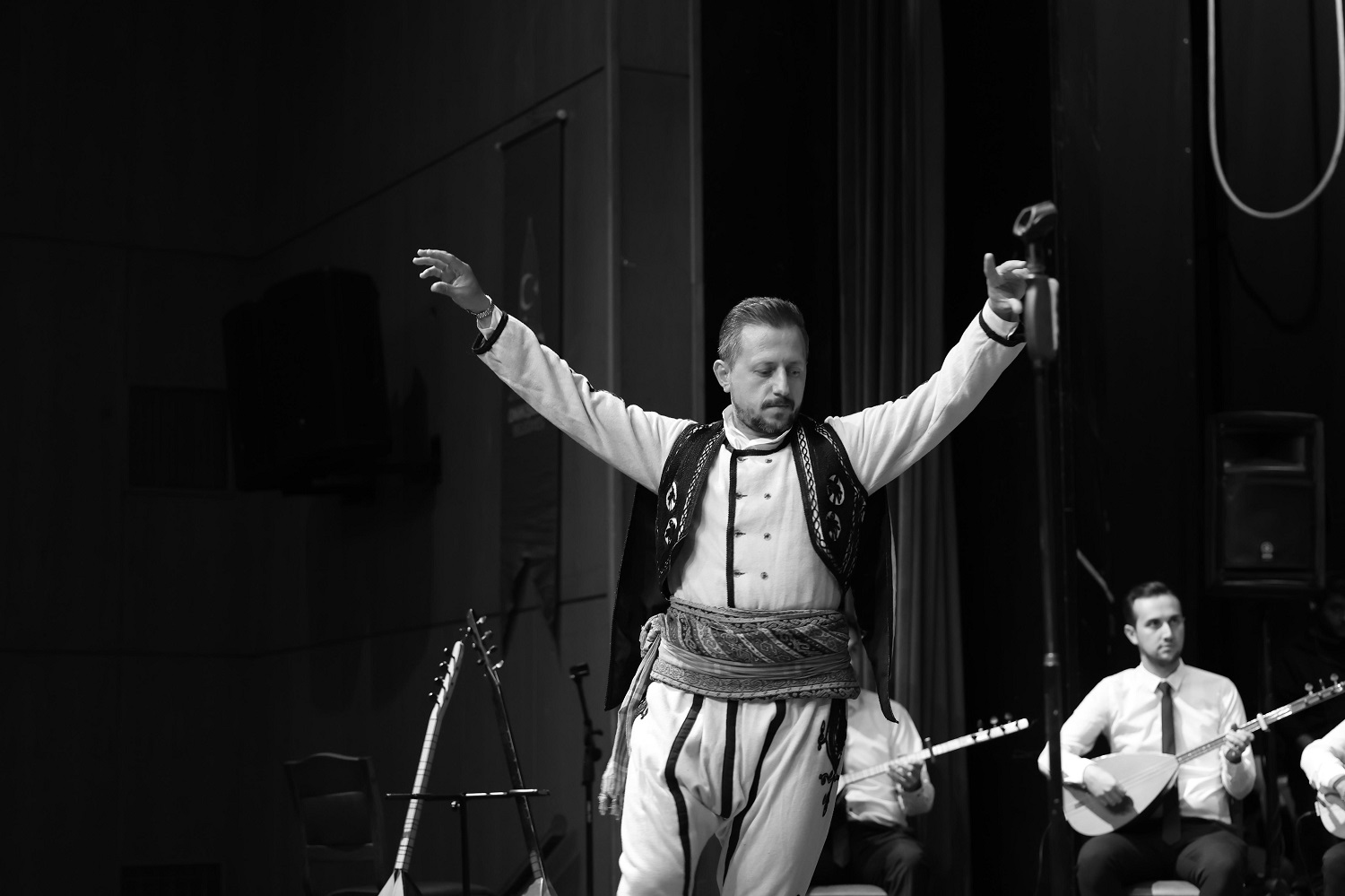 Onikişubat Belediyesi’nin Kahramanlık Türküleriyle Cumhuriyet Konseri’ne Yoğun İlgi (3)