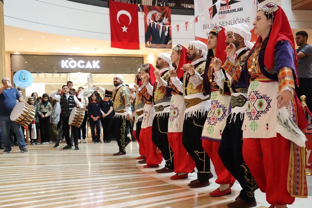 Sürbi̇lfest Başladı Sürdürülebilir Bilim Festivali Piazza Avm’de Ziyaretçilerini Ağırlıyor2