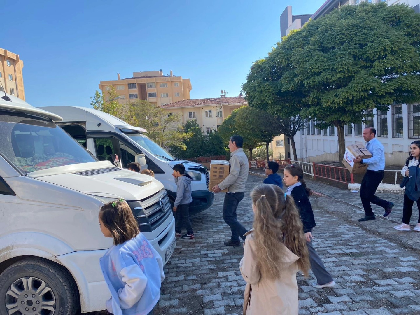 Toki̇ Şehit Jandarma Er Levent Kuşoğlu İlkokulu’ndan Anlamlı Kitap Bağışı1