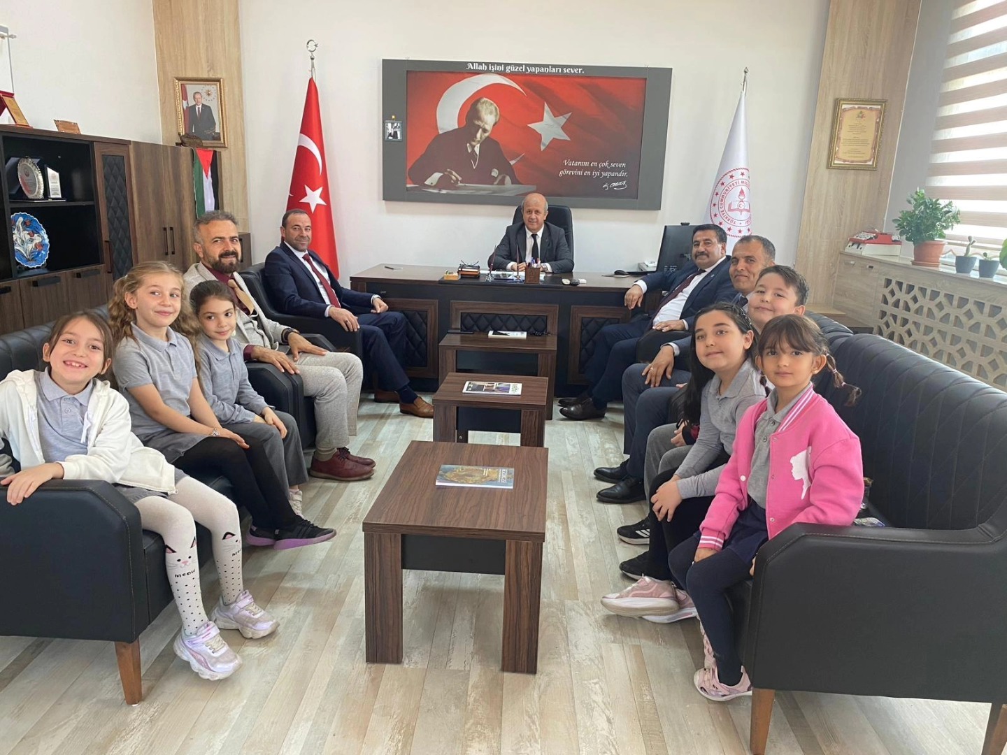 Toki̇ Şehit Jandarma Er Levent Kuşoğlu İlkokulu’ndan Anlamlı Kitap Bağışı3