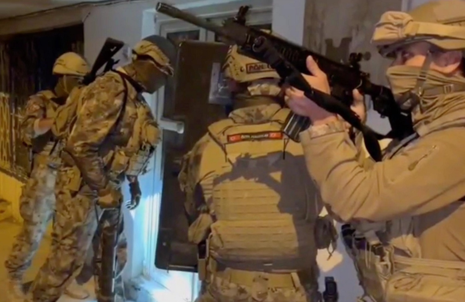 Uyuşturucu Operasyonunda 15 Zanlı Tutuklandı (1)