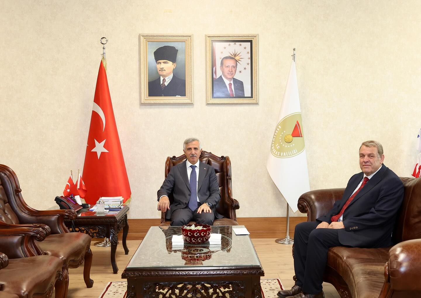 Vali Ünlüer, Makamında Ziyaretçilerini Ağırladı4