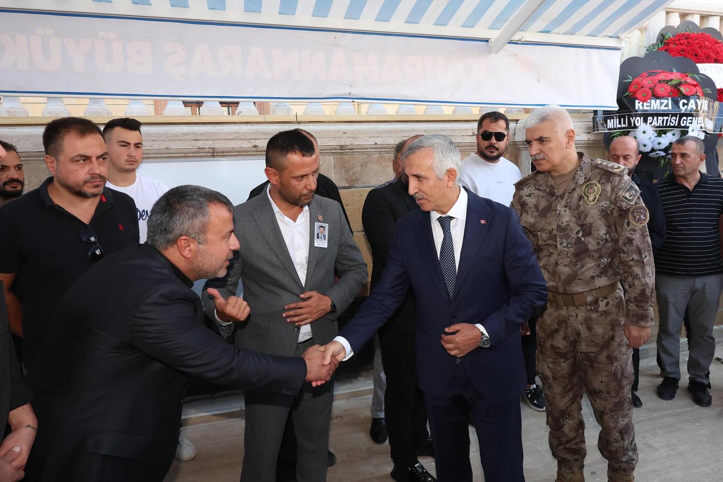 Vali Ünlüer, Merhum Ökkeş Şendiller’in Cenaze Törenine Katıldı