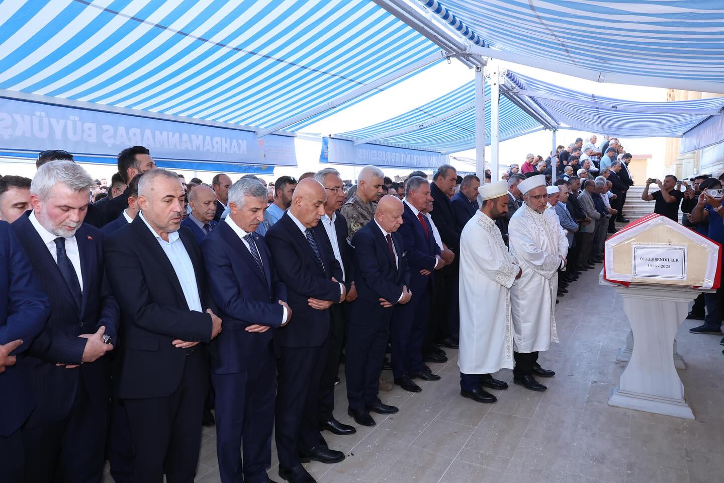 Vali Ünlüer, Merhum Ökkeş Şendiller’in Cenaze Törenine Katıldı2