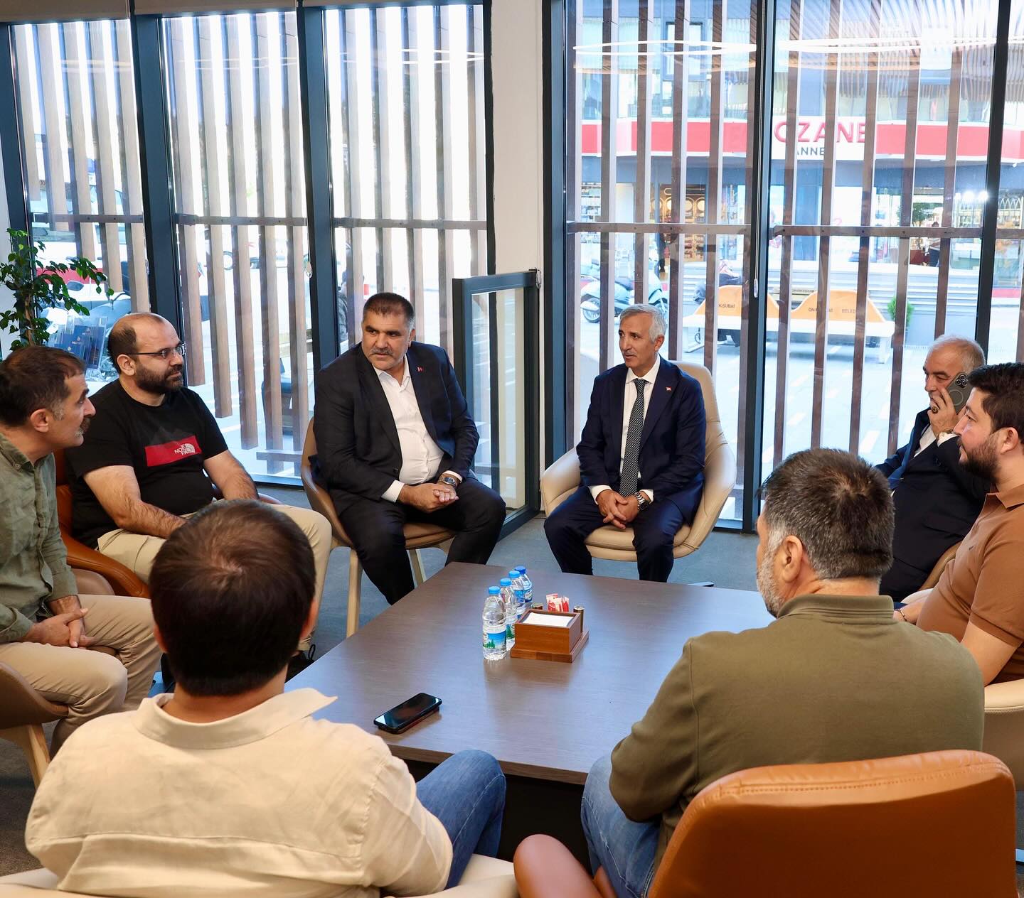 Vali Ünlüer'den Başkan Karaca’nın Annesine Geçmiş Olsun Ziyareti2