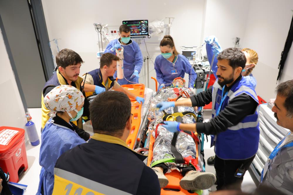 Acil Serviste Gerçeğini Aratmayan Deprem Senaryosu 1