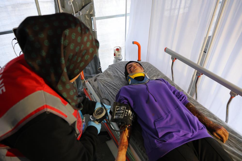 Acil Serviste Gerçeğini Aratmayan Deprem Senaryosu 2