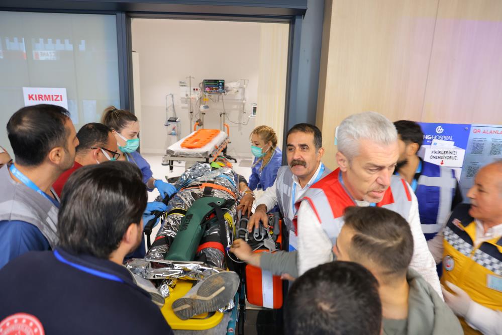 Acil Serviste Gerçeğini Aratmayan Deprem Senaryosu 5