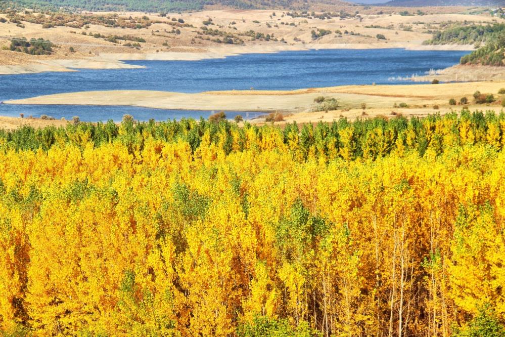 Adatepe Barajı Etrafında Kartpostallık Görüntüler Oluştu 3