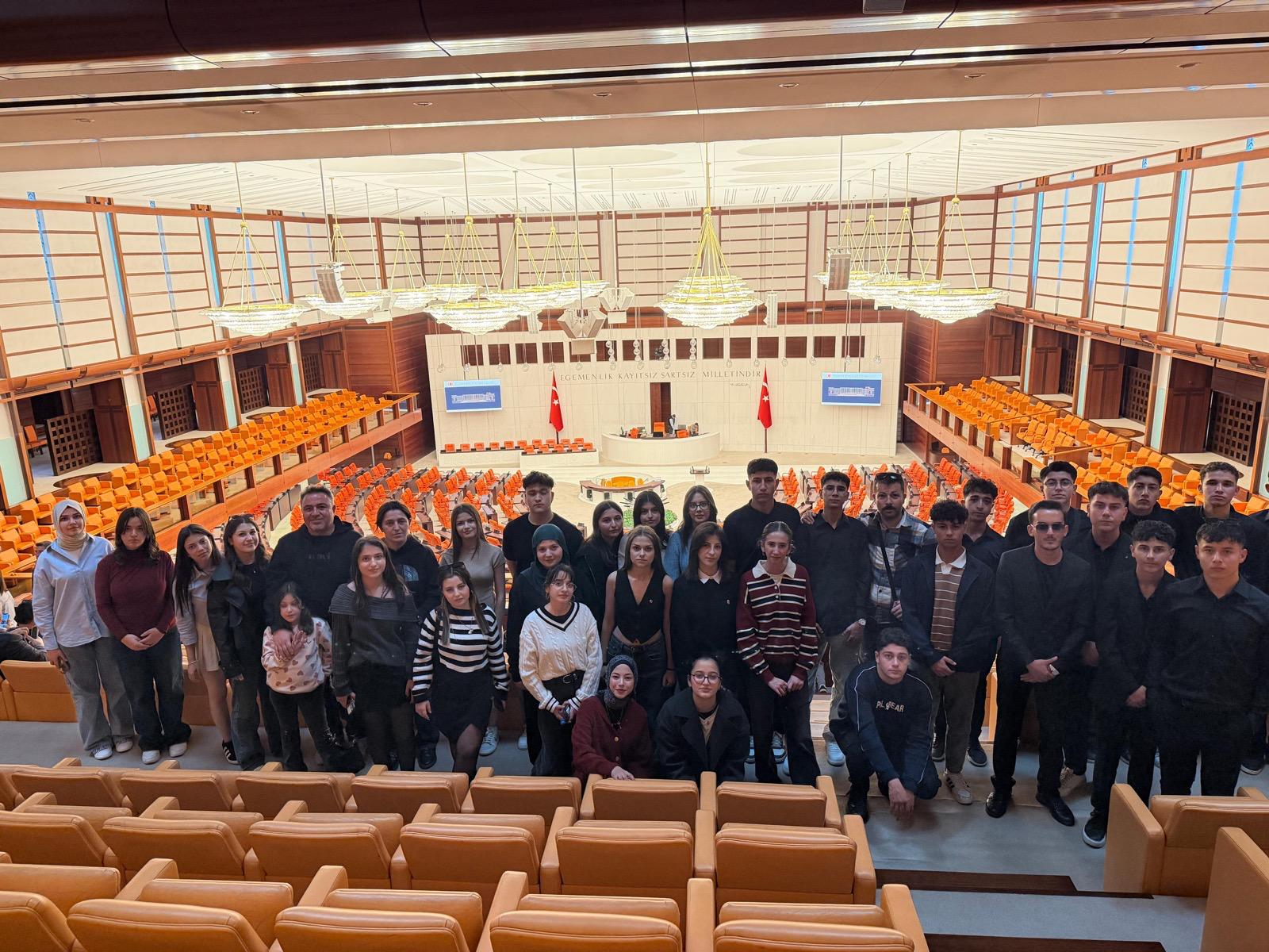 Afşin Anadolu Lisesi Öğrencilerinden Üç Şehri Kapsayan Kültür Gezisi (1)