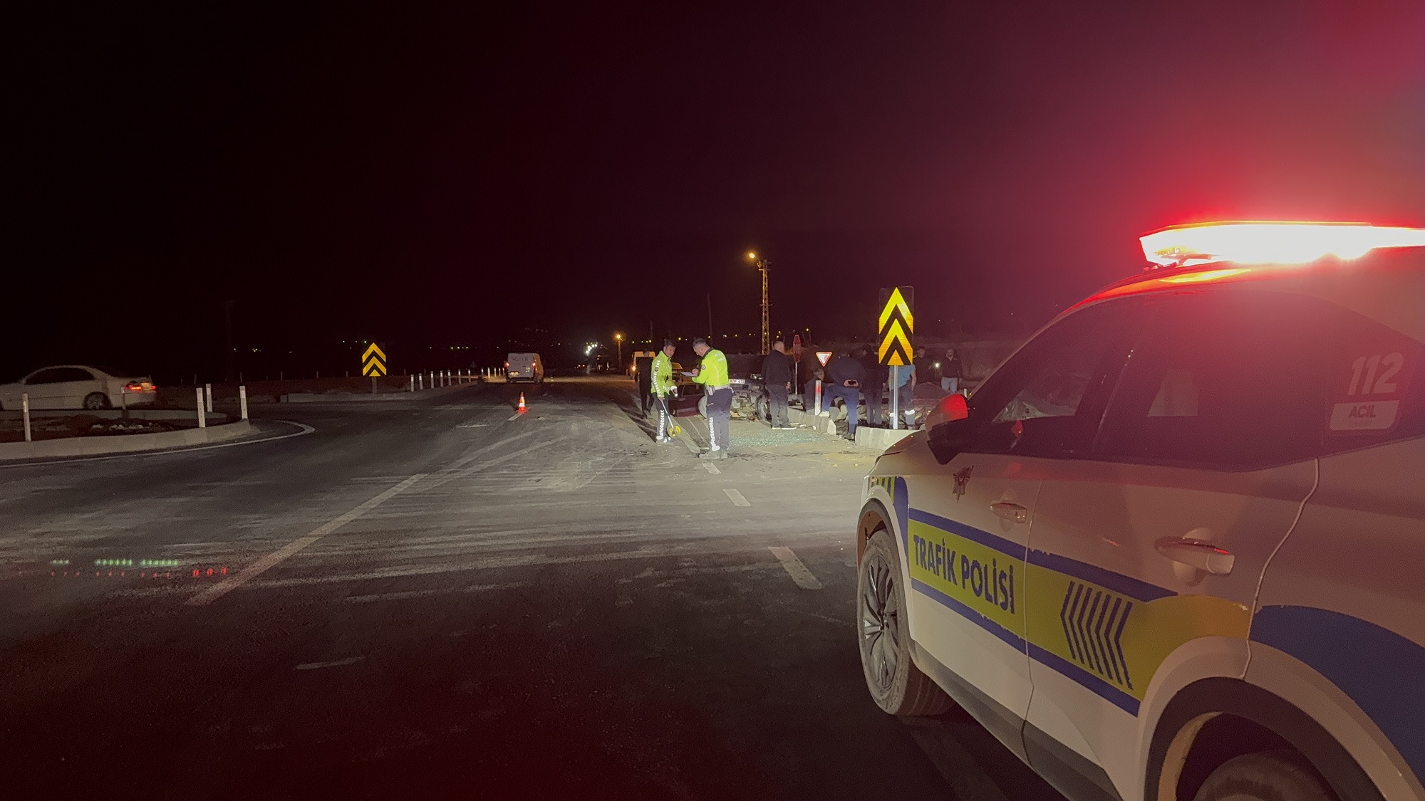 Afşin’de Feci Kaza Otomobil İkiye Ayrıldı (2)